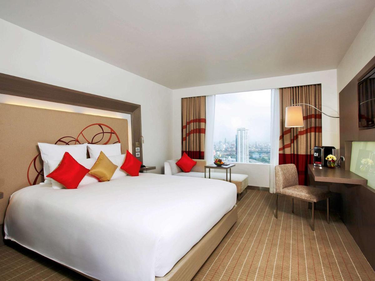 Four Points By Sheraton Bangkok Ploenchit - Formerly Novotel Bangkok Ploenchit Exterior foto