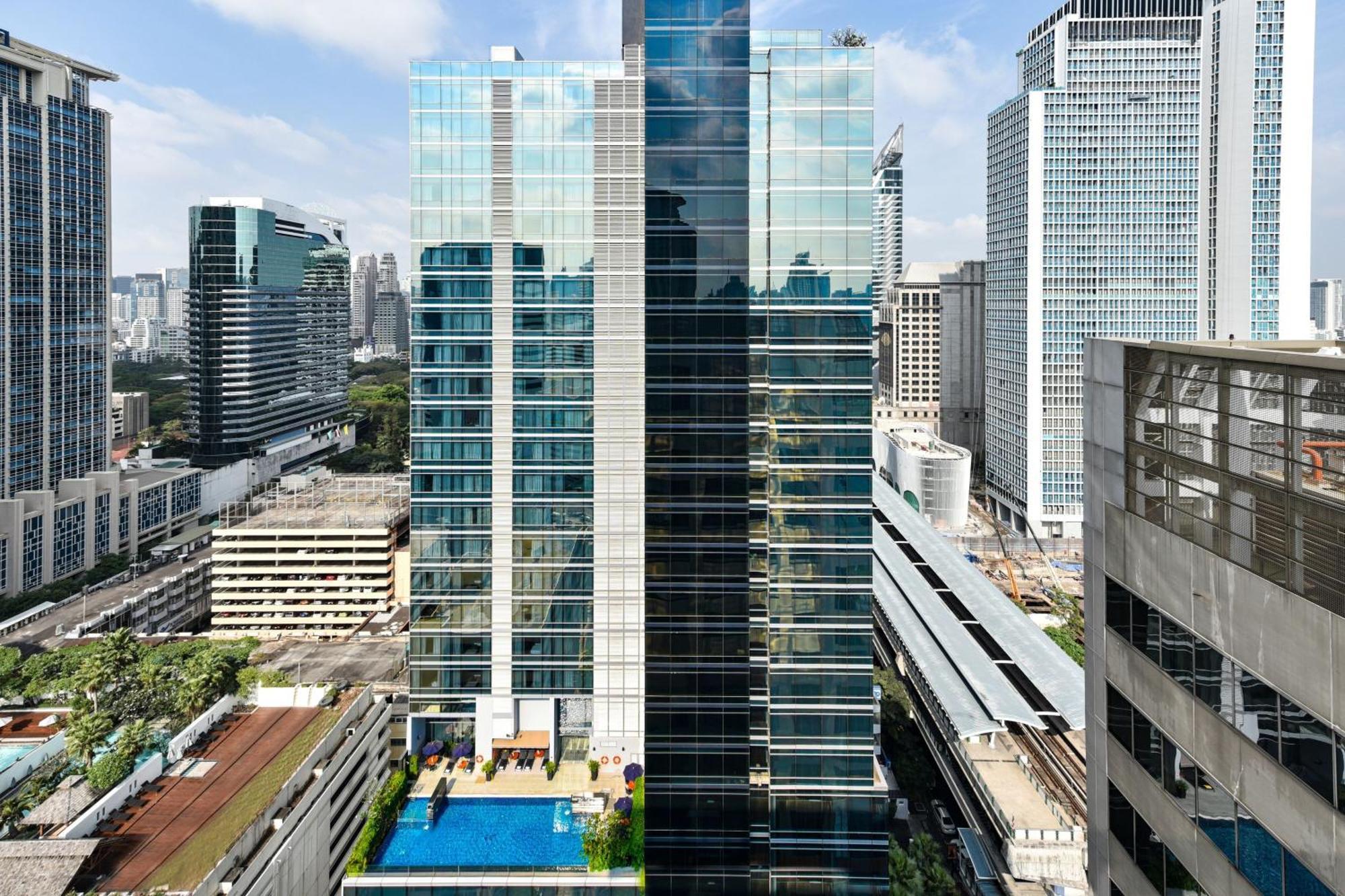 Four Points By Sheraton Bangkok Ploenchit - Formerly Novotel Bangkok Ploenchit Exterior foto